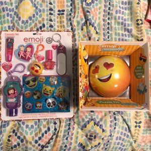 Girls Emoji bundle